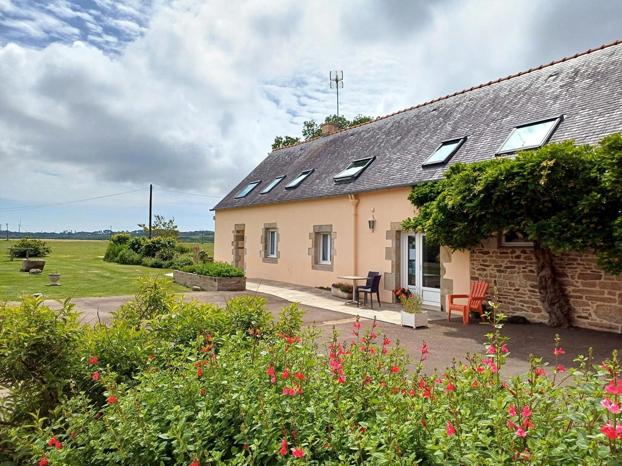Au Calme A 10Mn Des Baies De Douarnenez Et Audierne Avec Cuisine A Disposition Mahalon 外观 照片