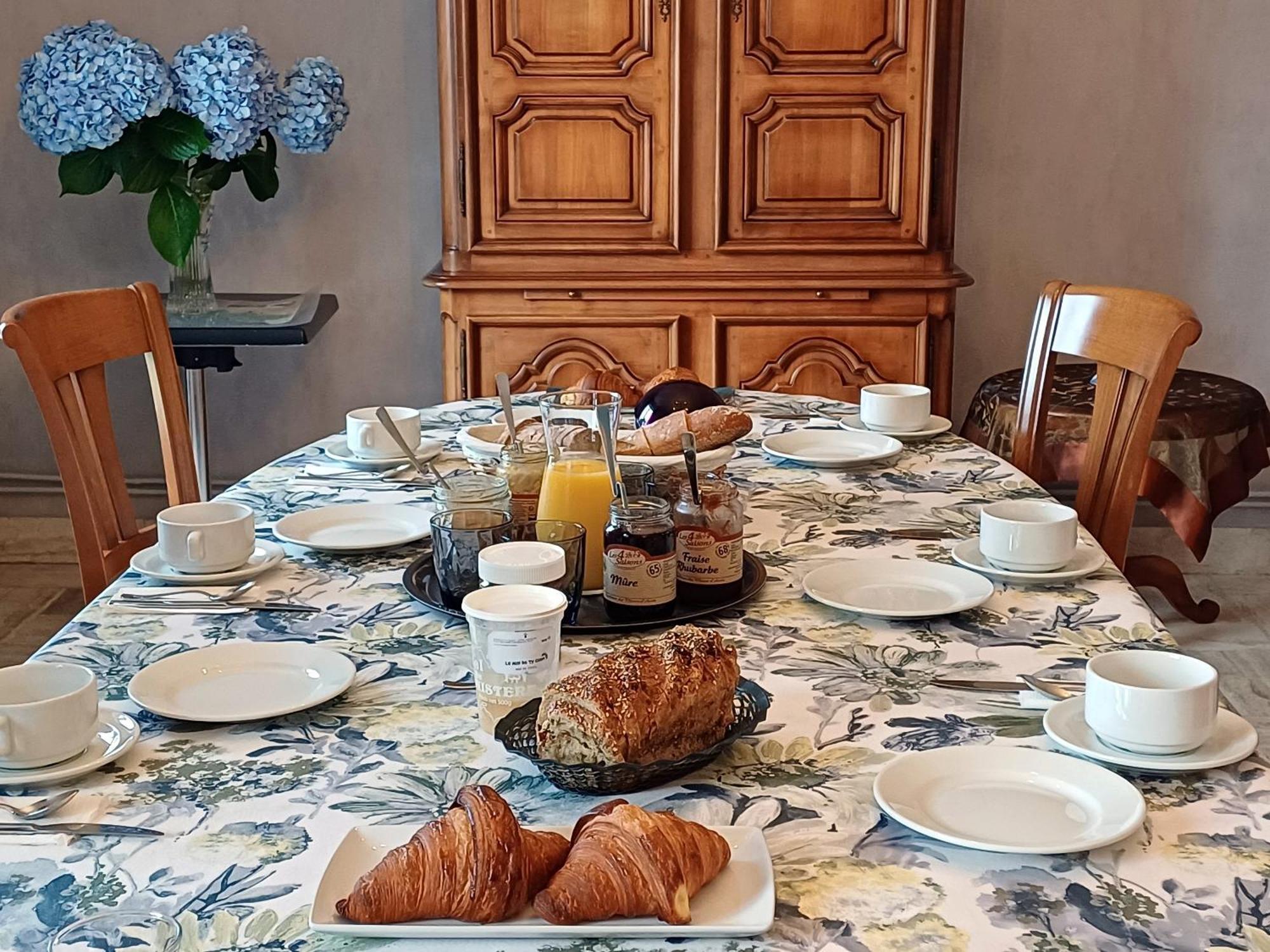 Au Calme A 10Mn Des Baies De Douarnenez Et Audierne Avec Cuisine A Disposition Mahalon 外观 照片